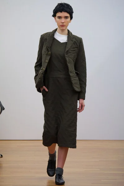 Look 15